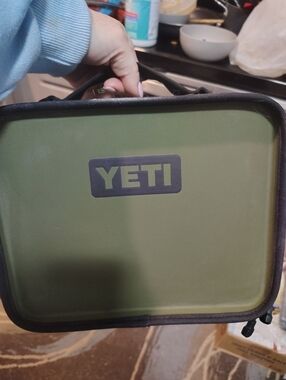 Yeti Daytrip Lunch Box